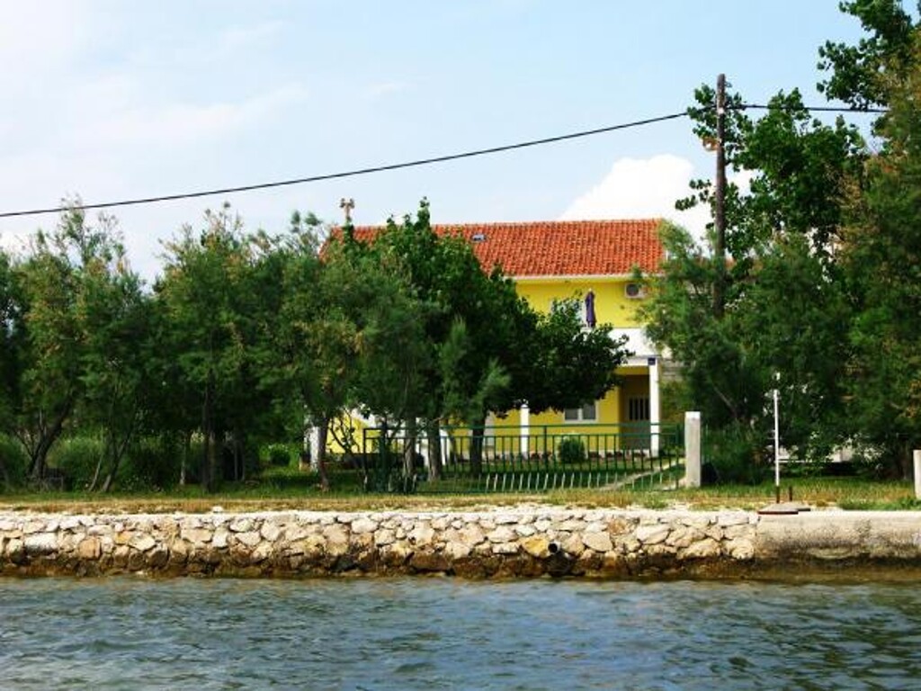 Image 3810742 - 1