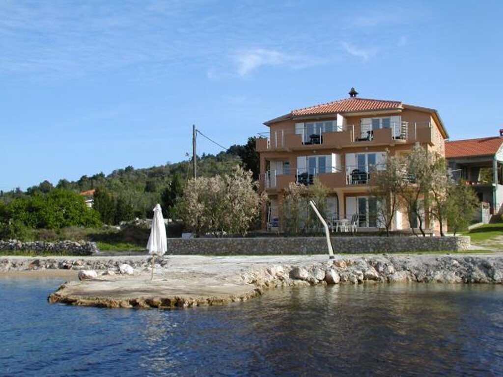 Image 3810660 - 1