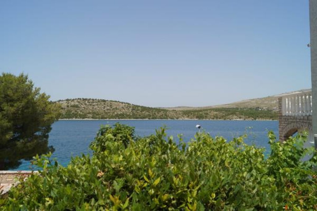 Image 3814938 - 33