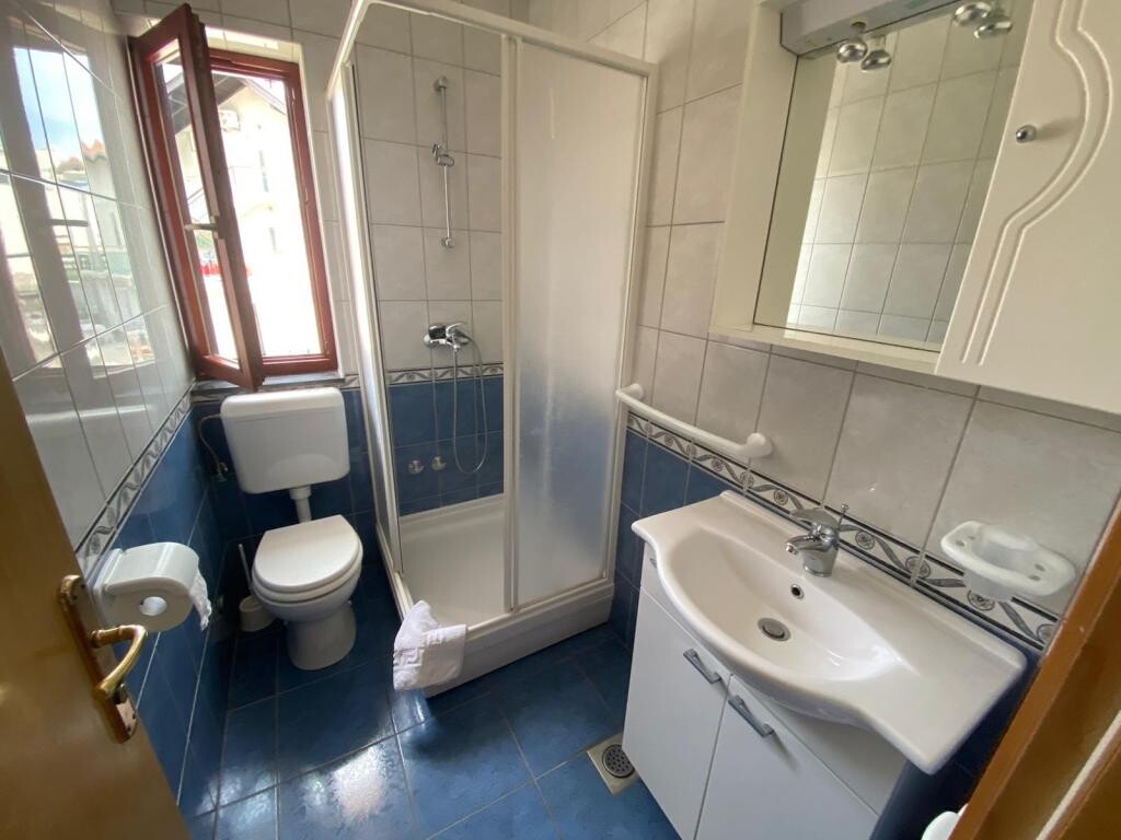 Image 3813834 - 14