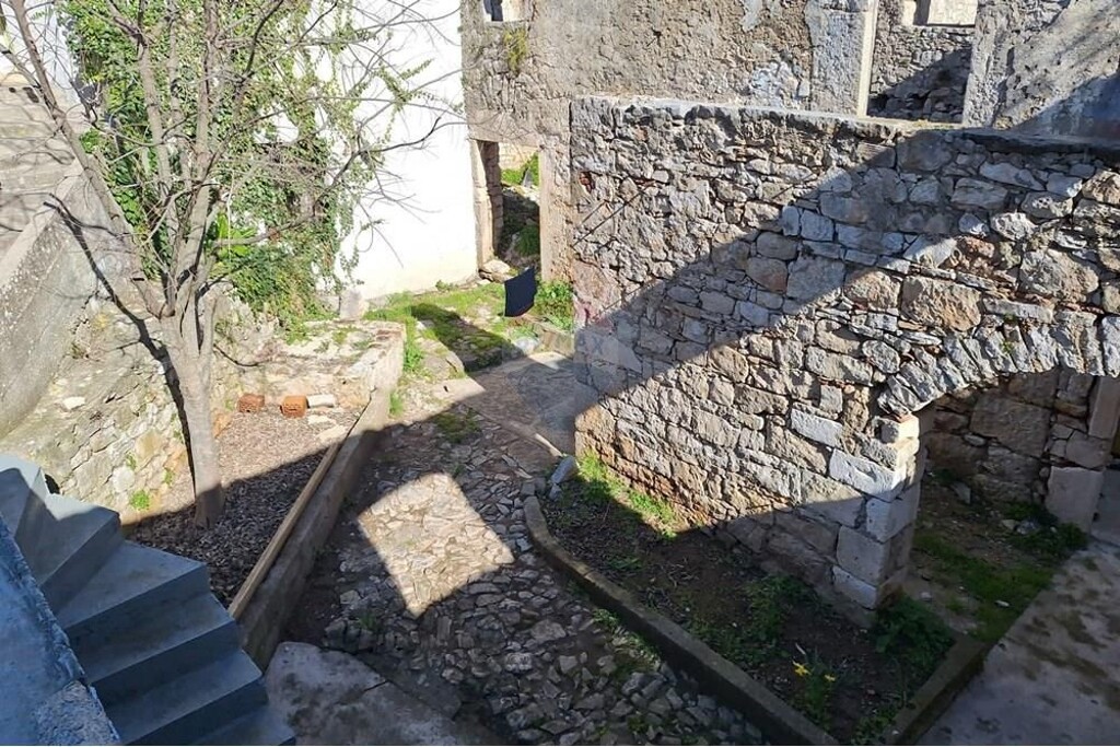 Image 25