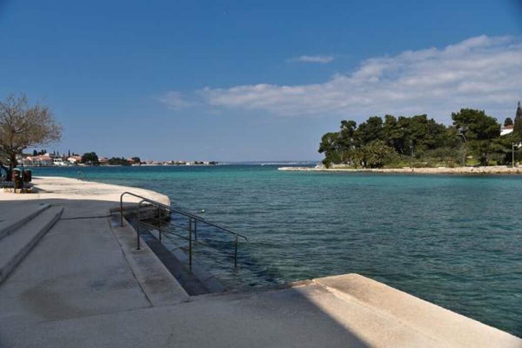 Image 3814581 - 6