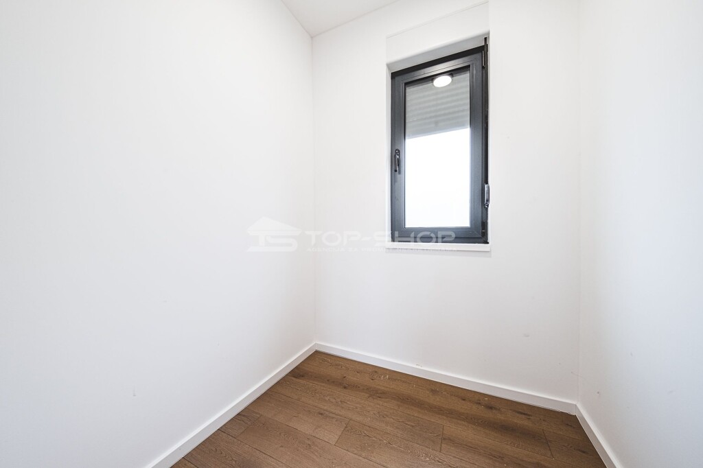 Image 6183610 - 7