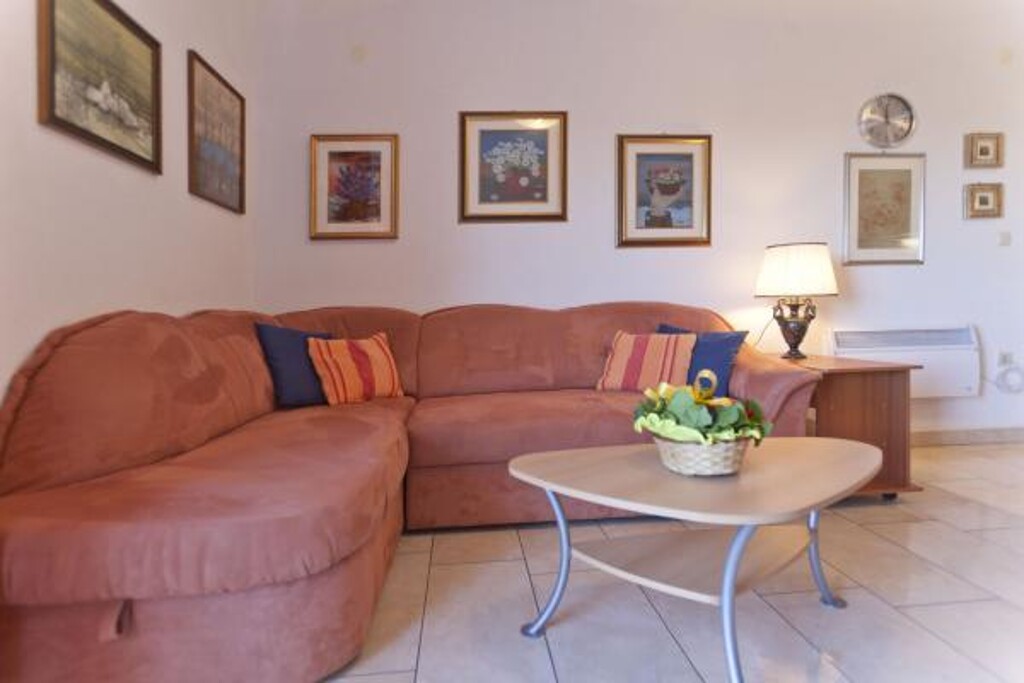 Image 3815118 - 5