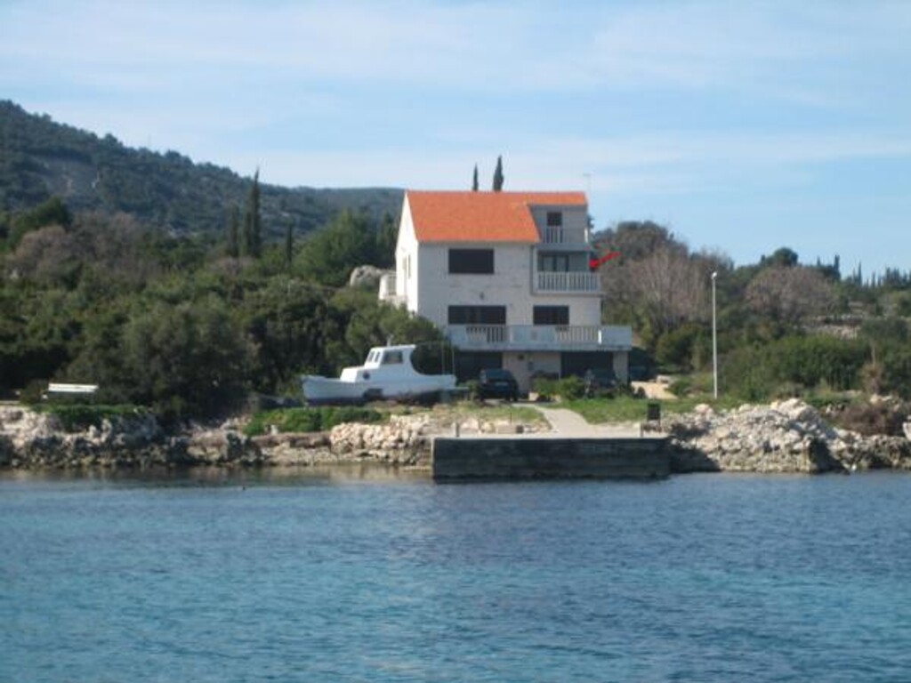 Image 3838825 - 1