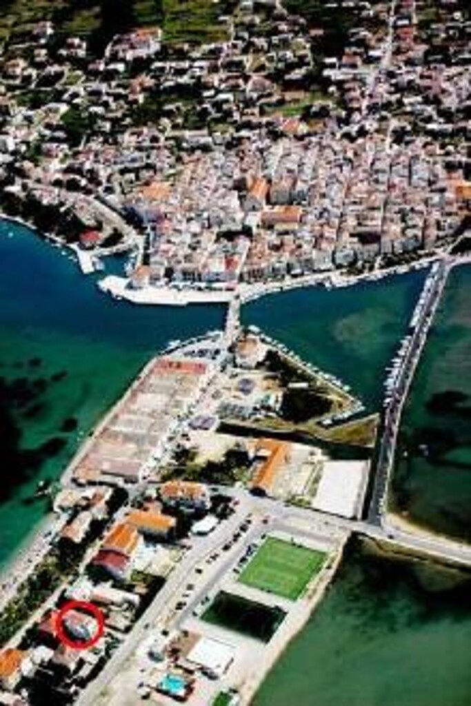 Image 3838466 - 3