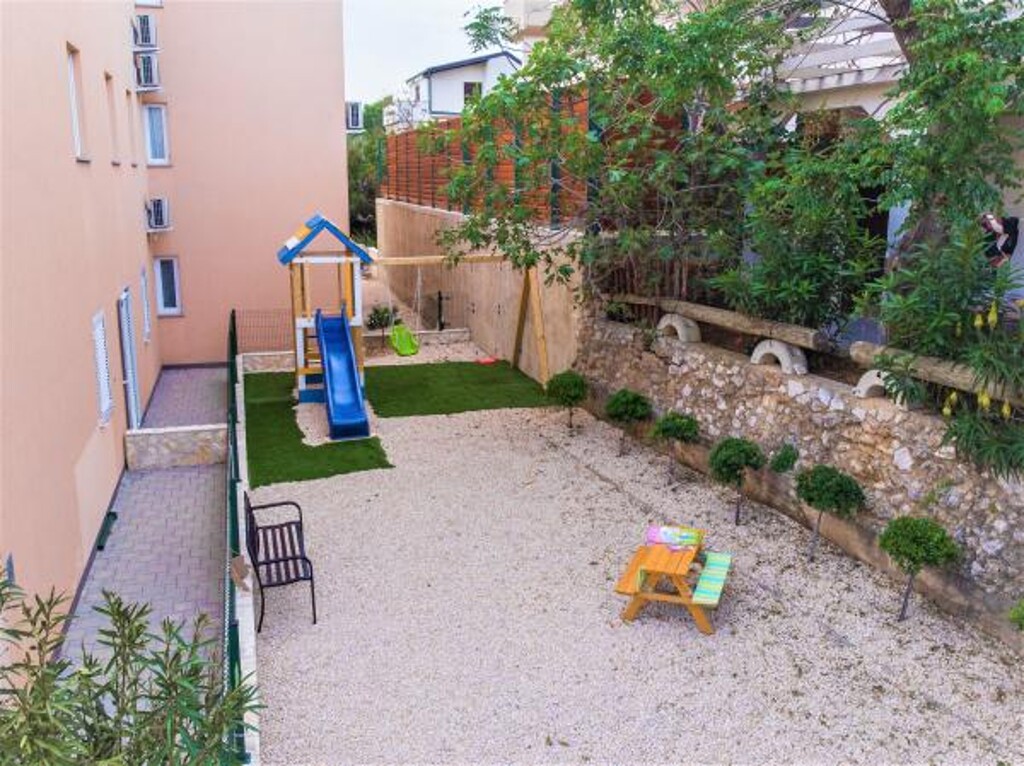 Image 3815116 - 5