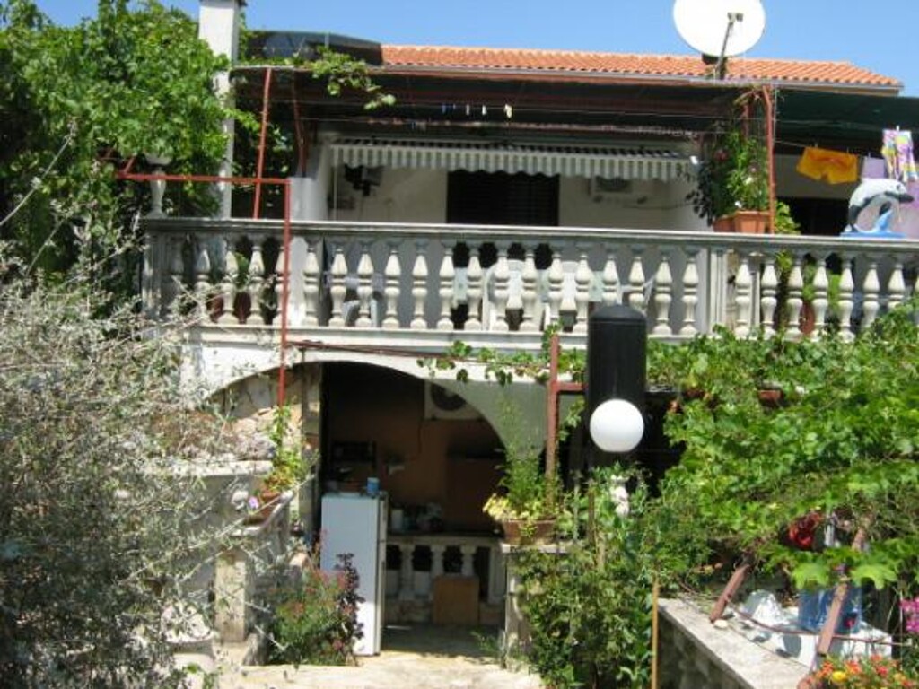 Image 3811872 - 1