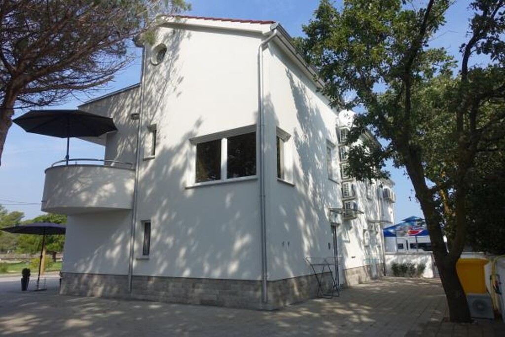 Image 3814004 - 7