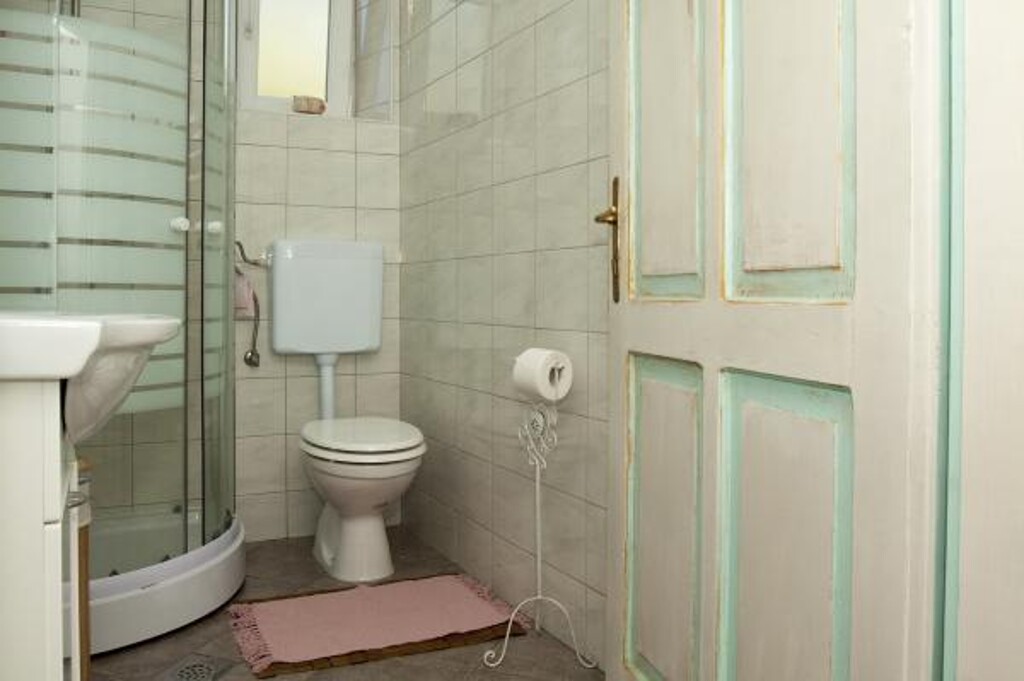 Image 3810528 - 11