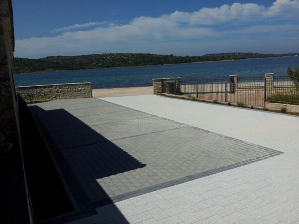 Image 3813868 - 4