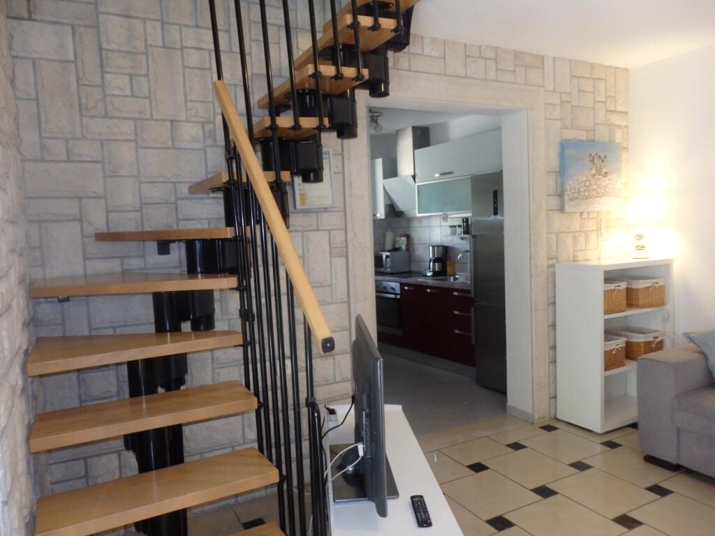 Image 3823110 - 1