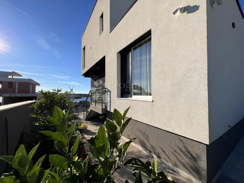 Image 25