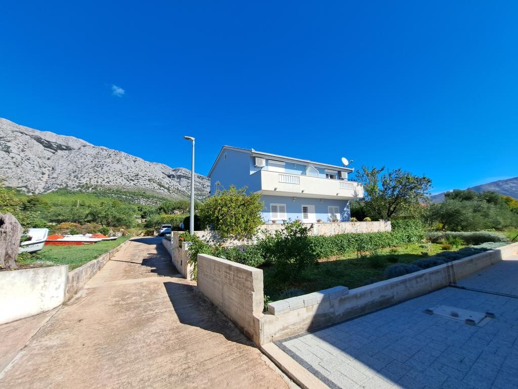 Image 3838928 - 2