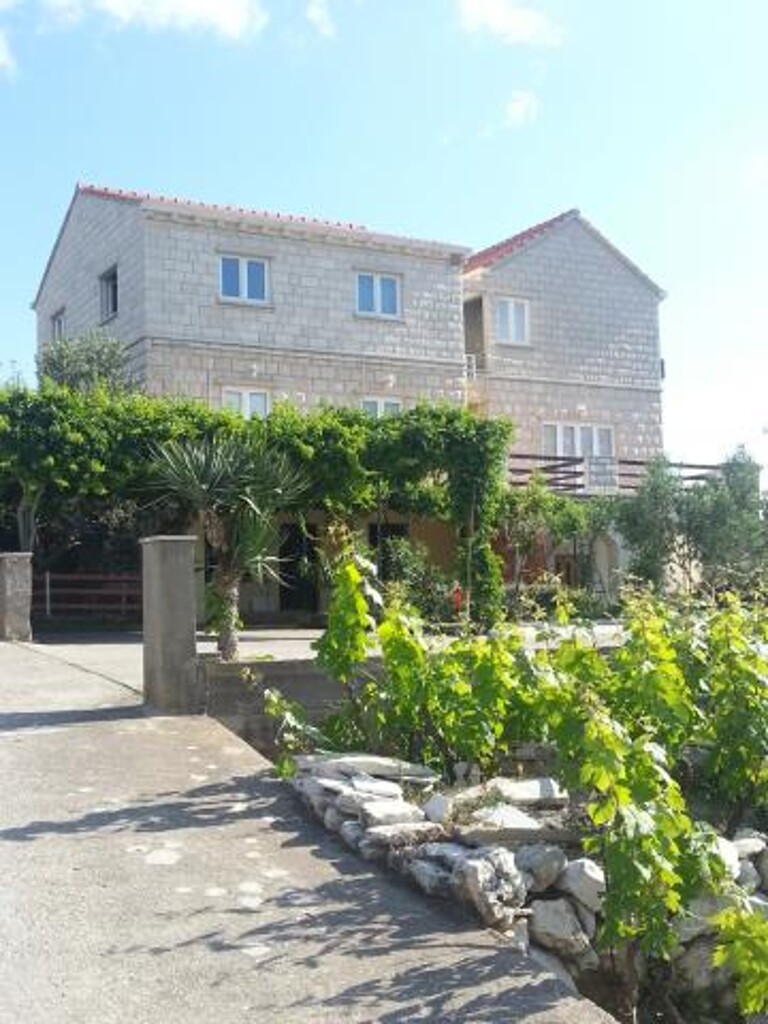 Image 3838611 - 4