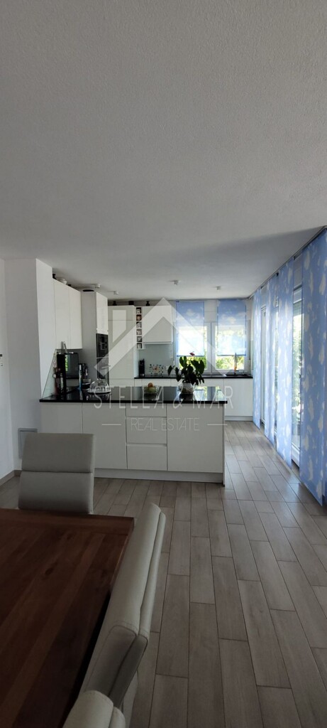 Image 5298664 - 5