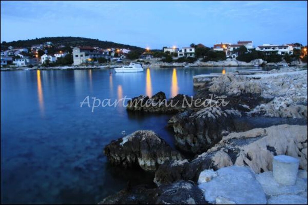 Image 3812418 - 21