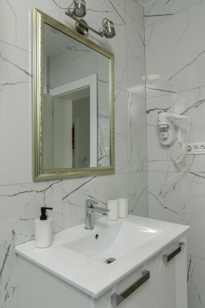 Image 3811935 - 28