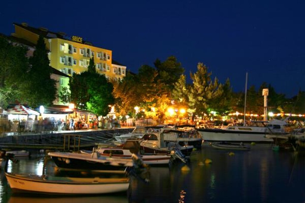 Image 3812773 - 11