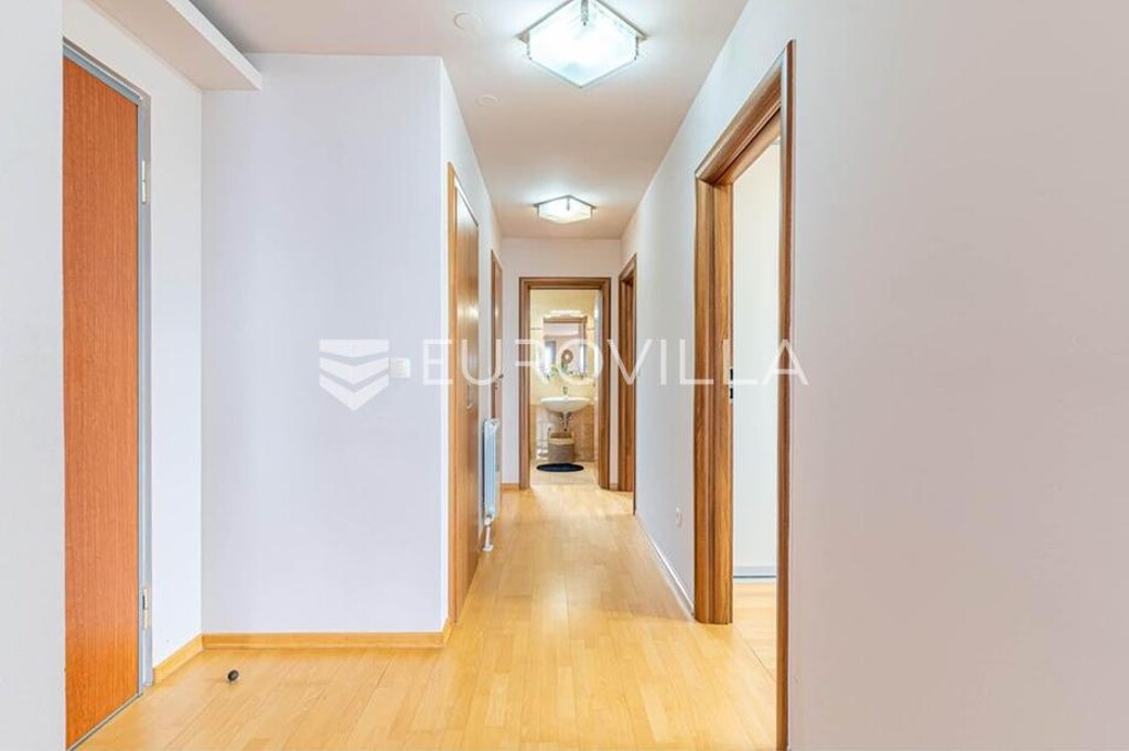 Image 6149800 - 5