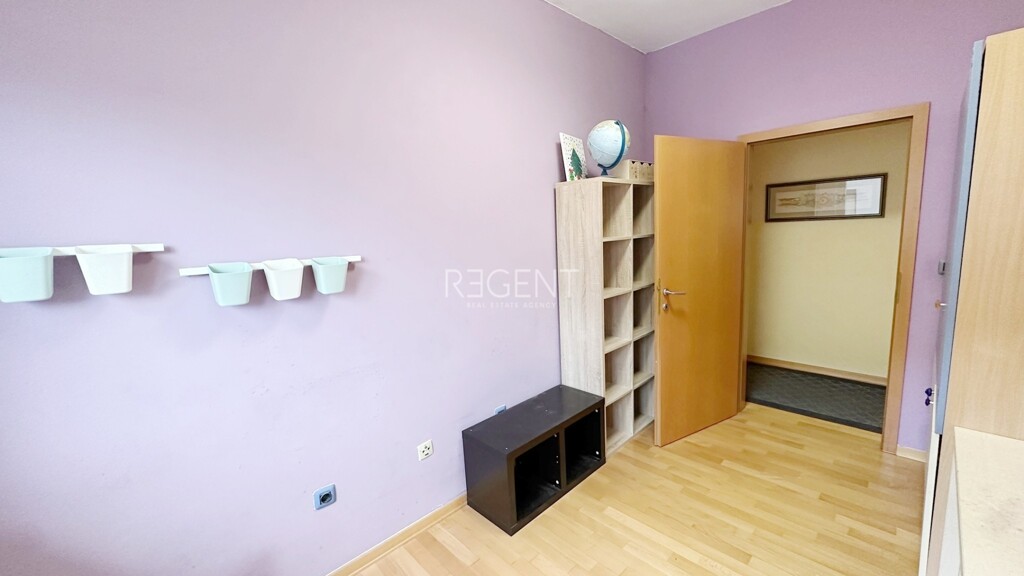 Image 12