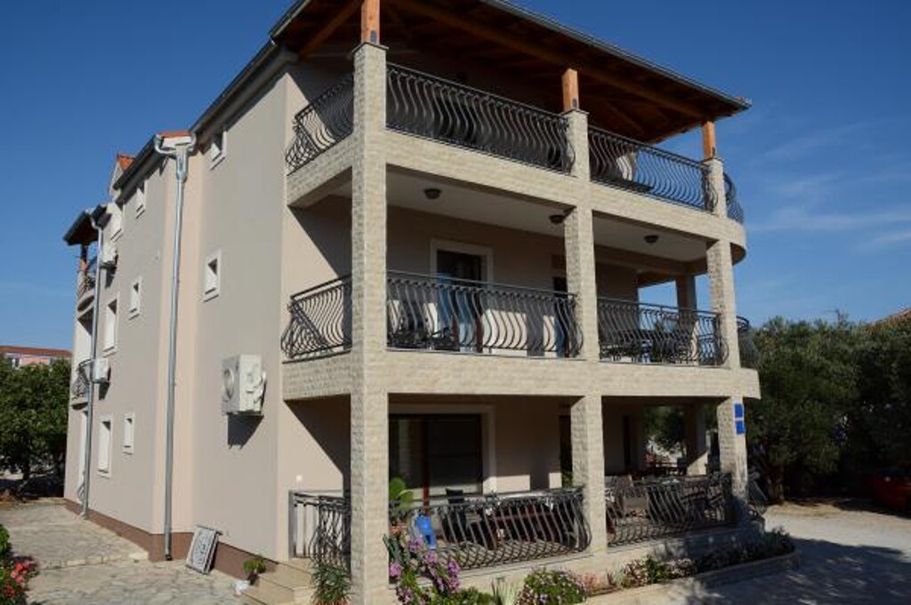 Image 3839007 - 4