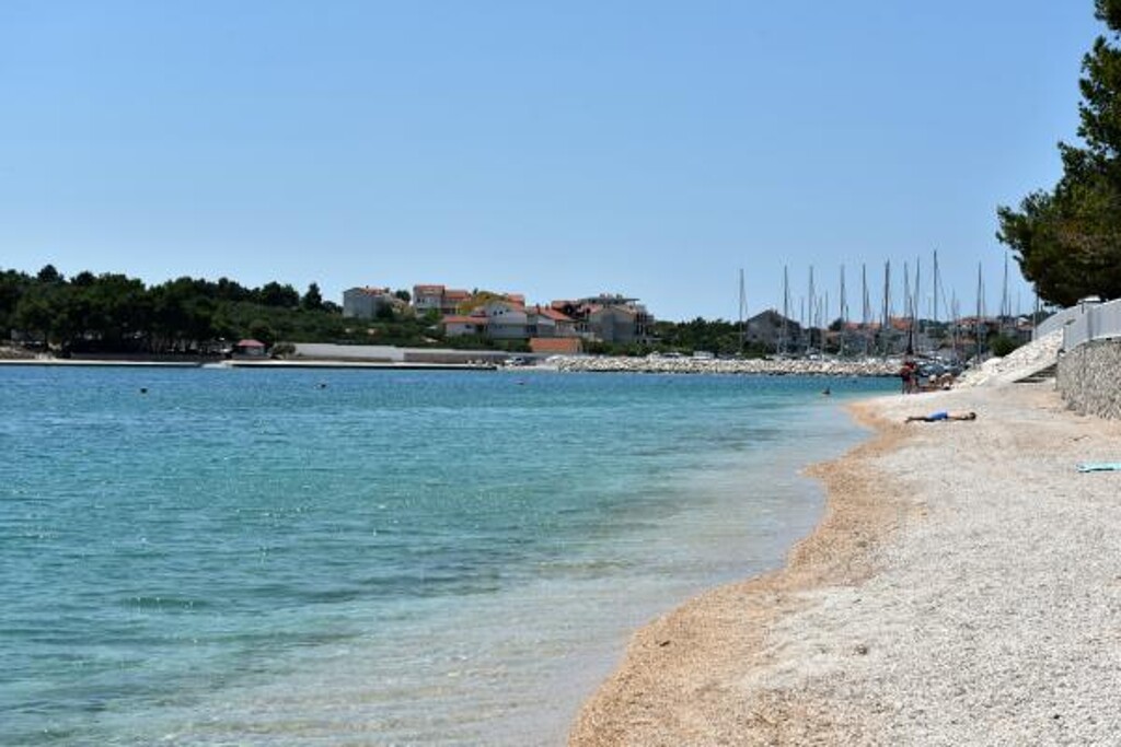 Image 3832222 - 21