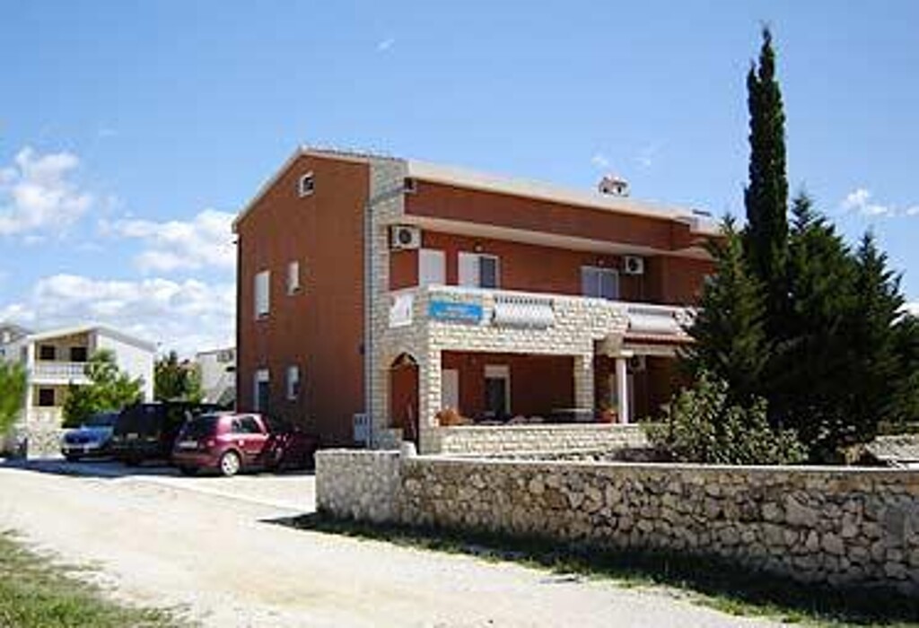 Image 3810556 - 3