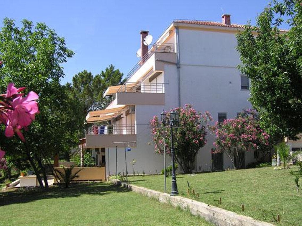 Image 3810705 - 1