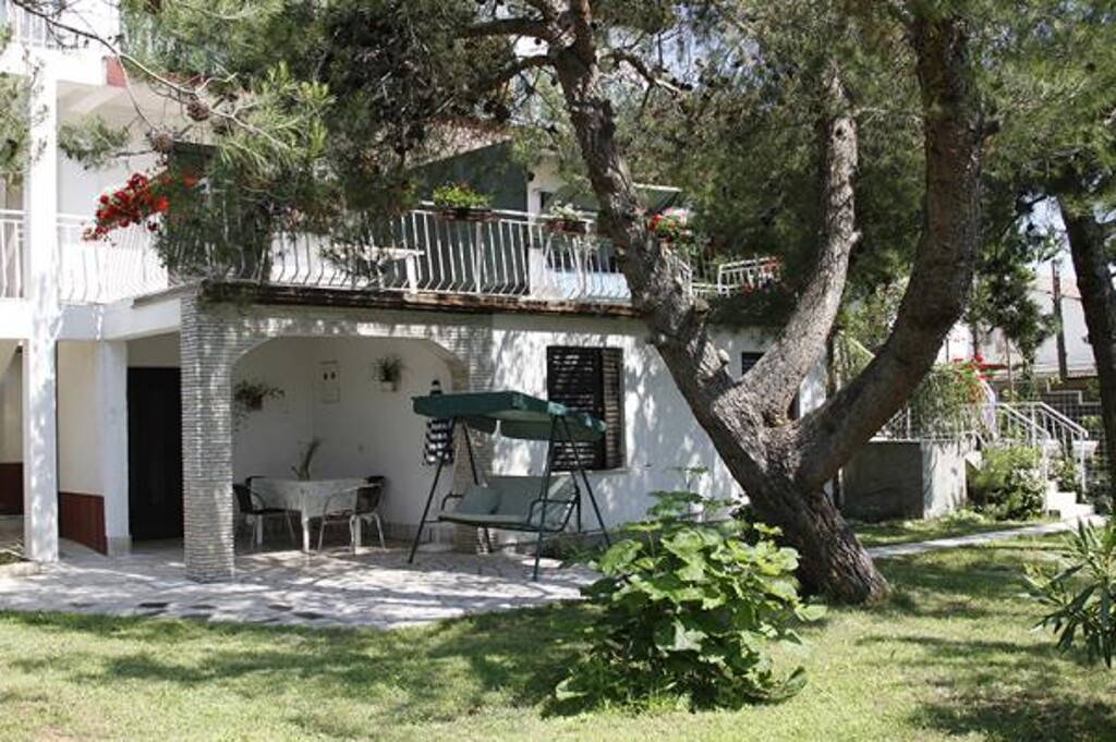 Image 3812756 - 6