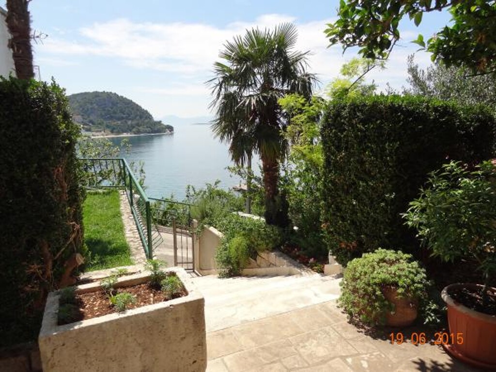 Image 3838425 - 3