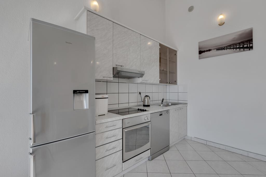 Image 3812519 - 9
