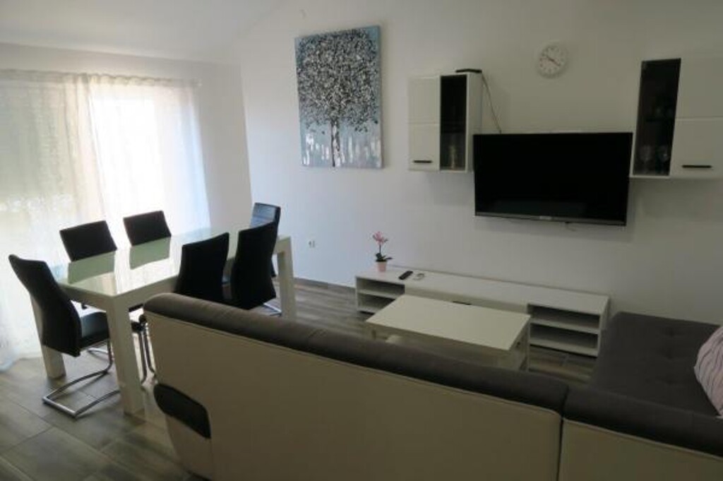 Image 3815064 - 32
