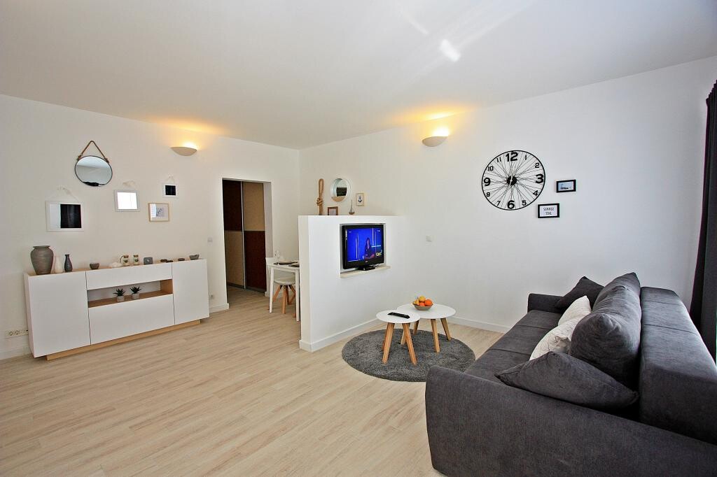 Image 3812716 - 9
