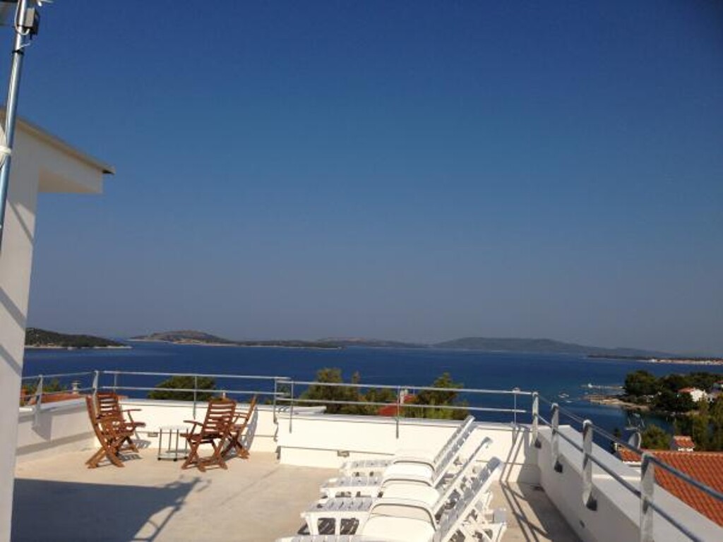 Image 3813516 - 4