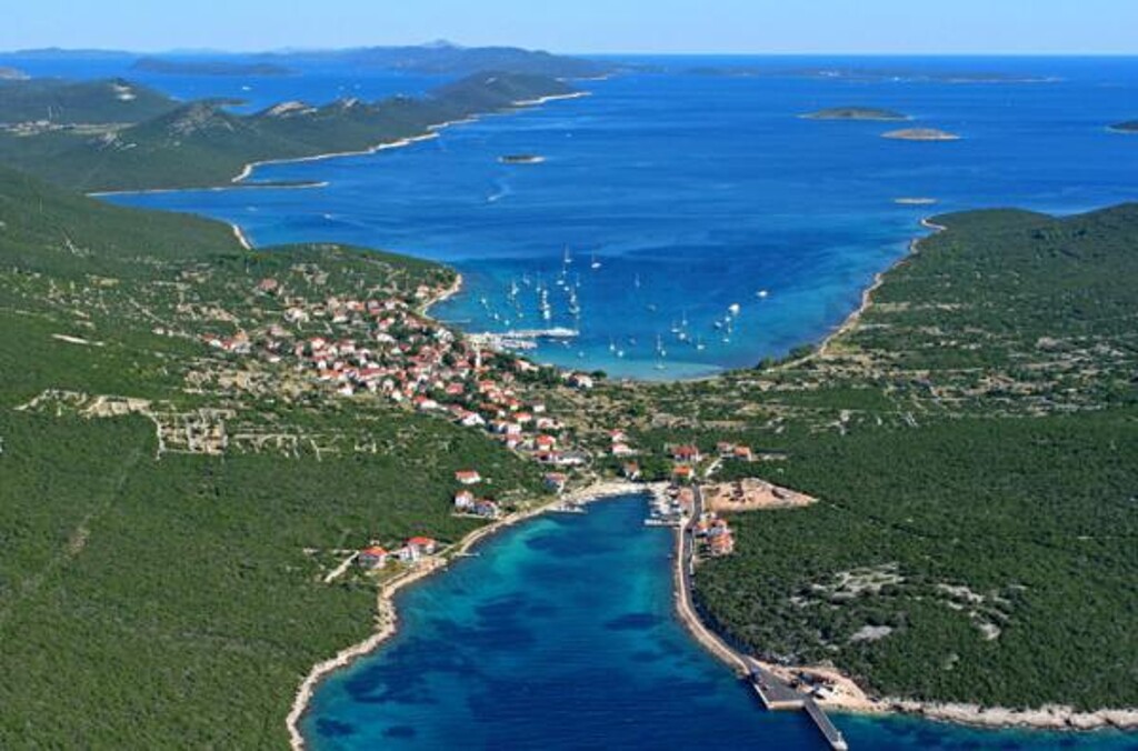 Image 3813226 - 9