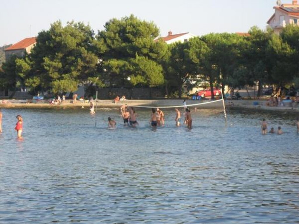 Image 3811084 - 9