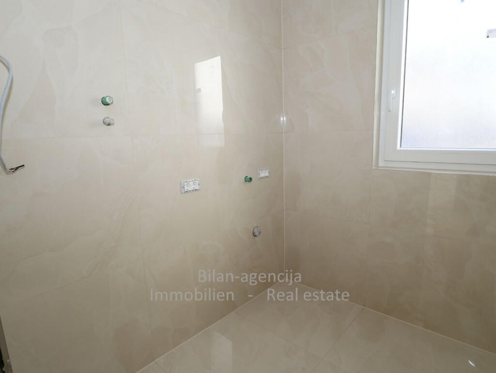Image 6082449 - 16