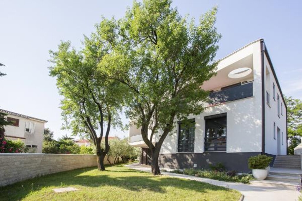 Image 3836444 - 1