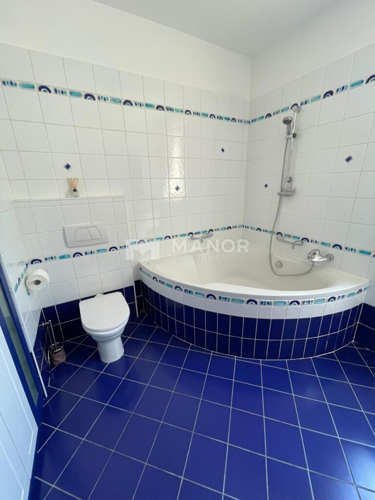 Image 10