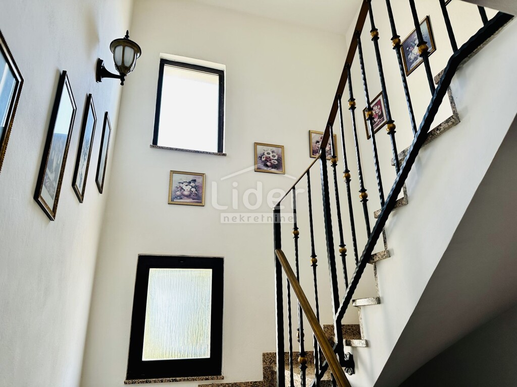 Image 6119091 - 18