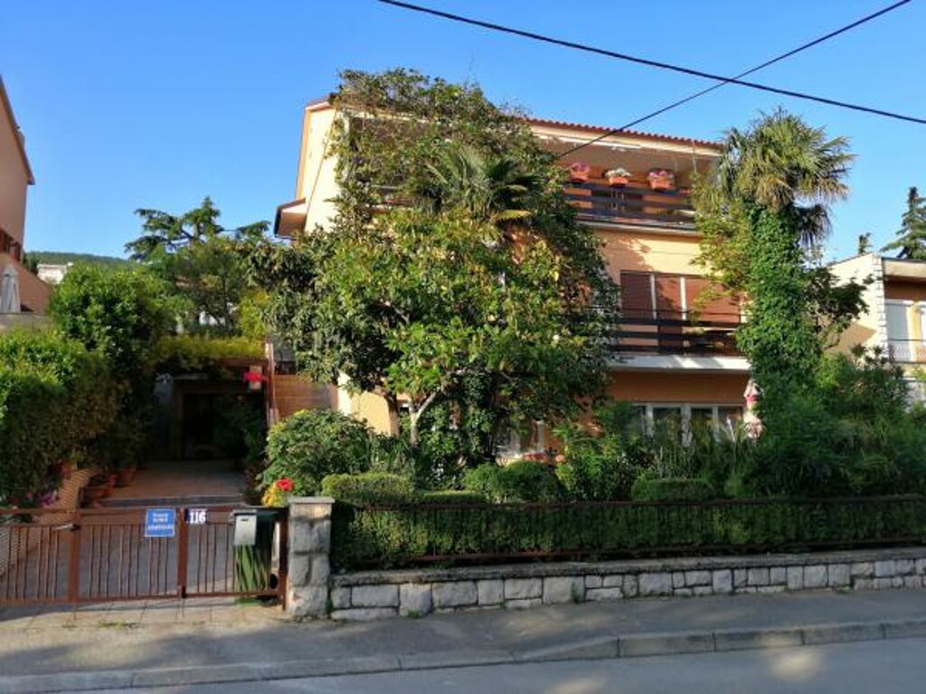Image 3821822 - 1