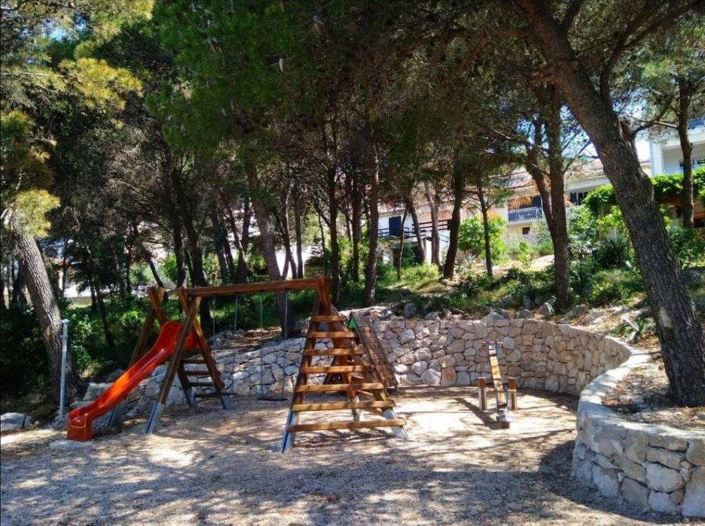 Image 3821823 - 28