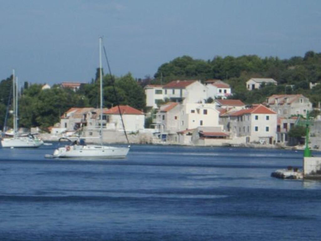 Image 3811915 - 5