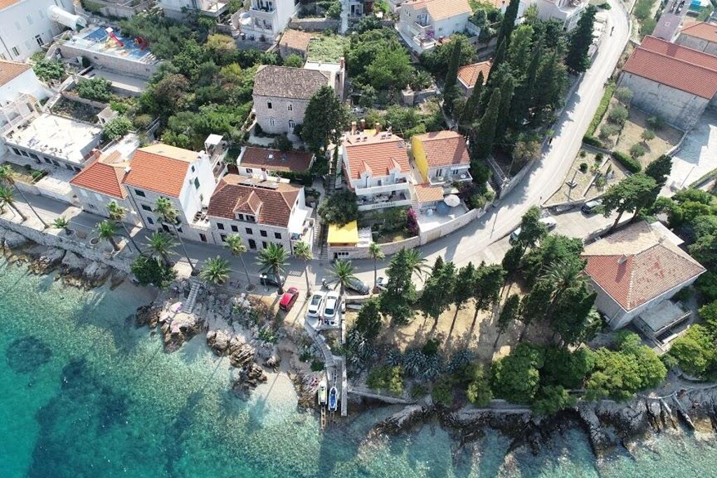 Image 3838470 - 4