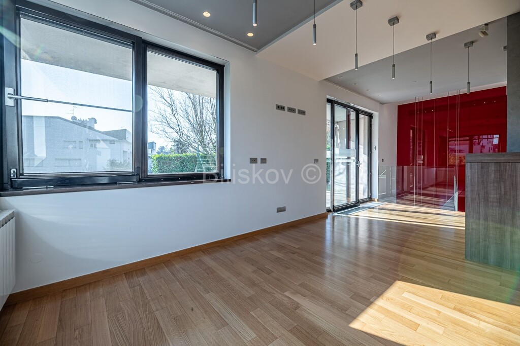 Image 6153401 - 1