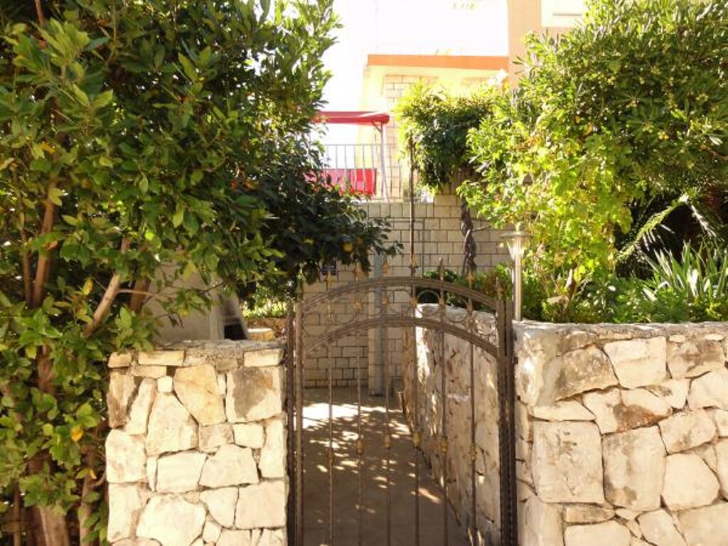Image 3812473 - 8