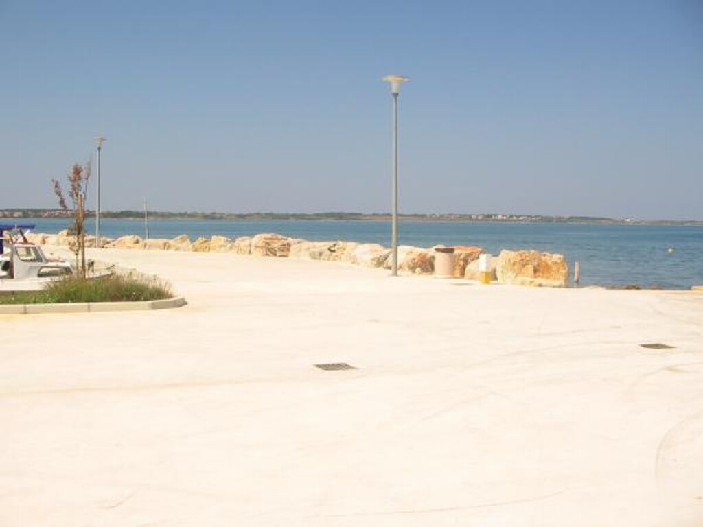 Image 3813348 - 28