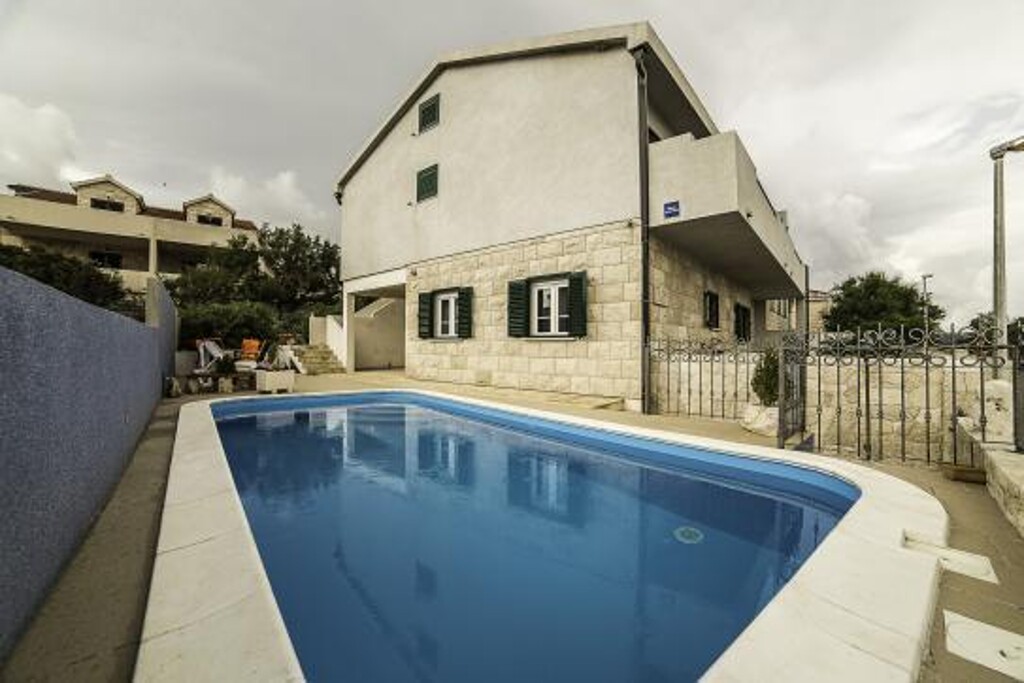Image 3810821 - 3