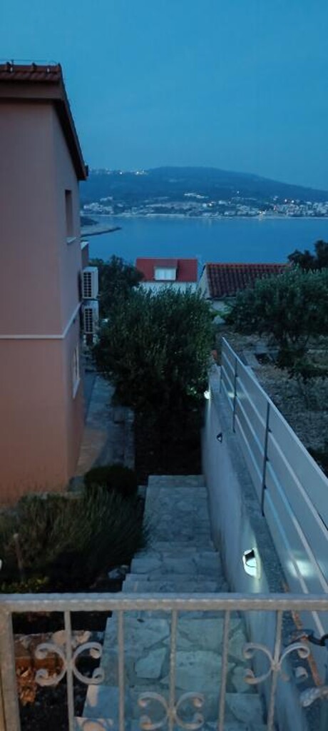 Image 3812308 - 24